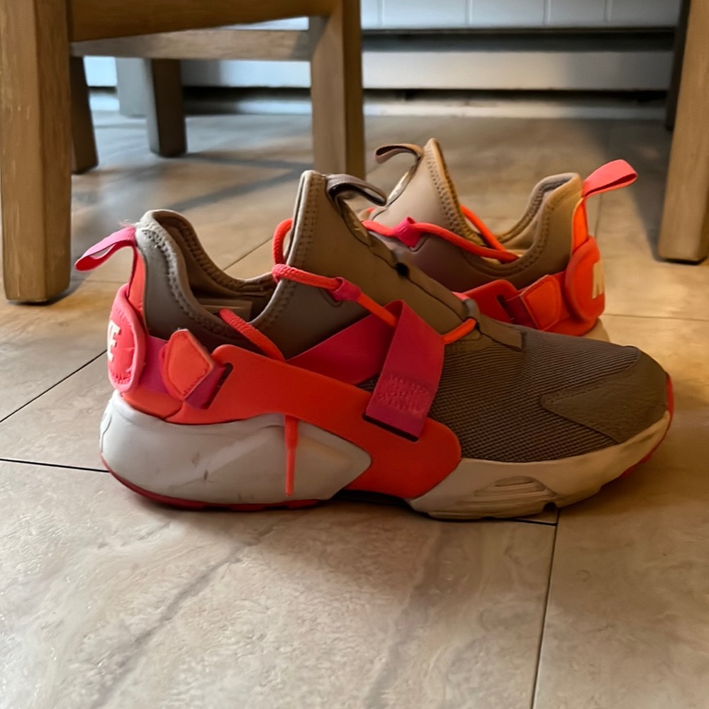 Nike Women’s Huarache Sneakers